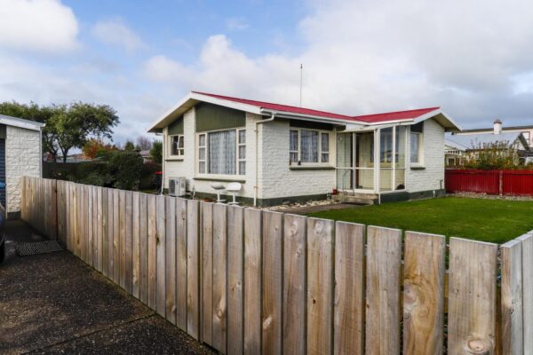 Tidy stand alone townhouse in Strathern