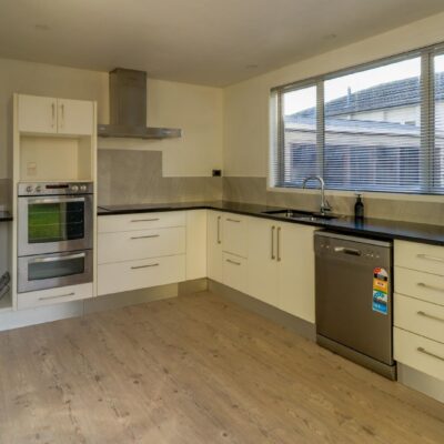 What a mix of modern and character in this spacious 4 bed property!