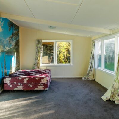 Large Bedroom in Shared Accommodation