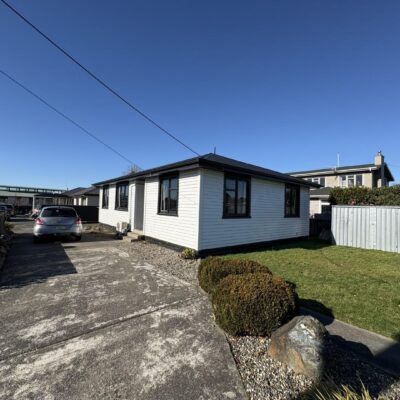 3 bedrooms in the Heart of Waikiwi!