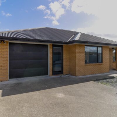 Modern on Mavora Court!