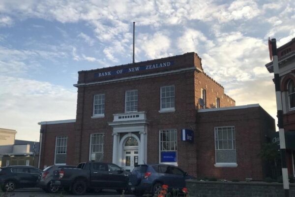 Unique 2 Bedroom on Winton’s main street!