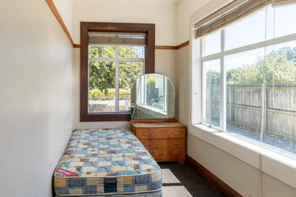 Small Bedroom in Shared House for Rent