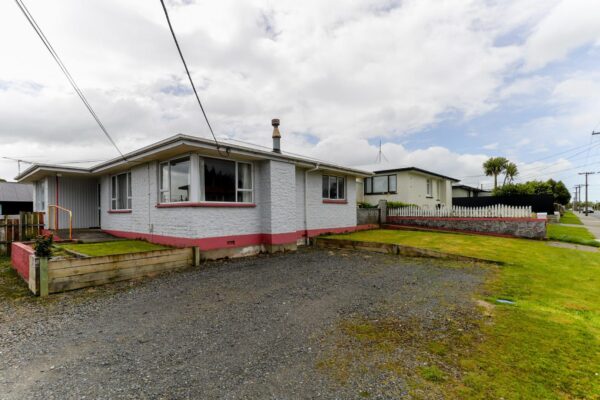 Low maintenance in Waikiwi – Easy care small section