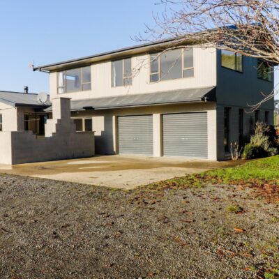 Country living with the city on your door step.