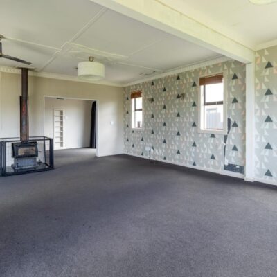 Spacious & Warm 3 Bedroom House in Winton
