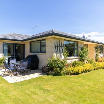 3 bedrooms in the Heart of Windsor!