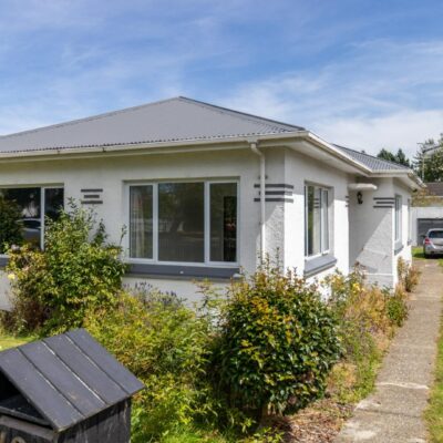 Move into Melbourne!