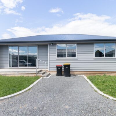 Modern 3 Bedroom Townhouse on Princes!