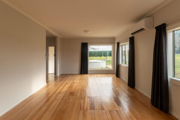 Freshly Renovated just outside of Winton!