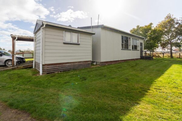 Tidy 2 Bedroom in Otautau!