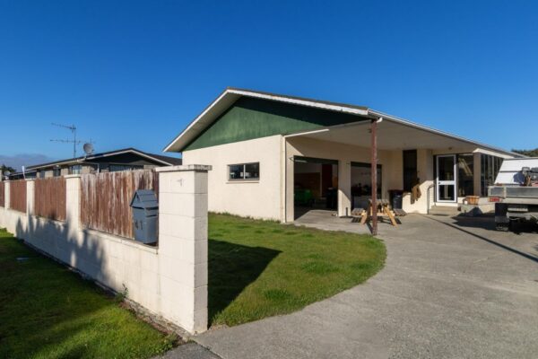 Spacious 4 bedroom home in Winton!
