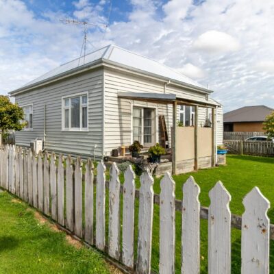 Low maintenance 3 bedroom House, Close to the City Centre!