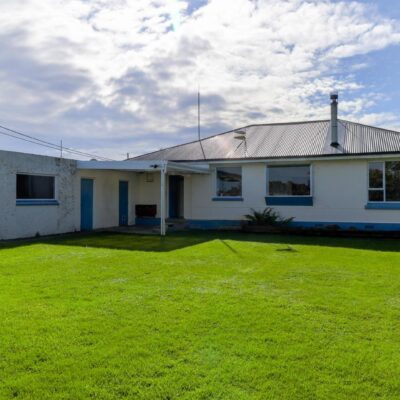 Are you looking for storage, space and privacy? Look no further!