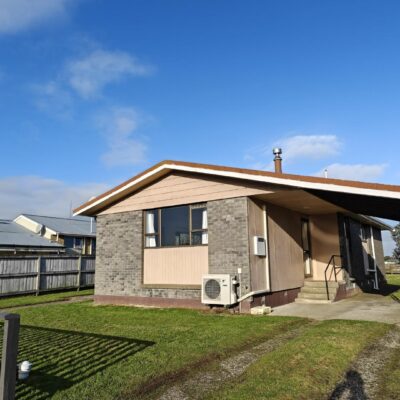 Sunny, spacious and ready to go on Newbie Place!