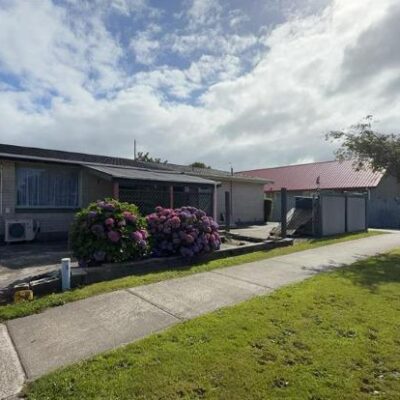 Easy Care 2 Bedroom!