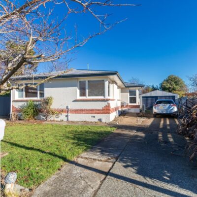 Delightful Derwent Crescent!
