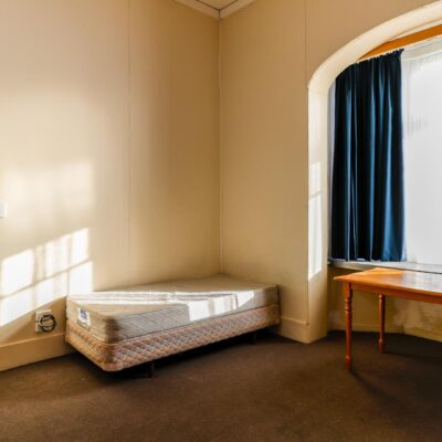 Large Room  in shared housing!